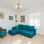 Ahava Garden Apartment