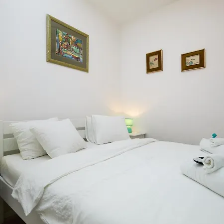Ahava Garden Apartman