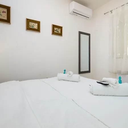 Apartman Ahava Garden *